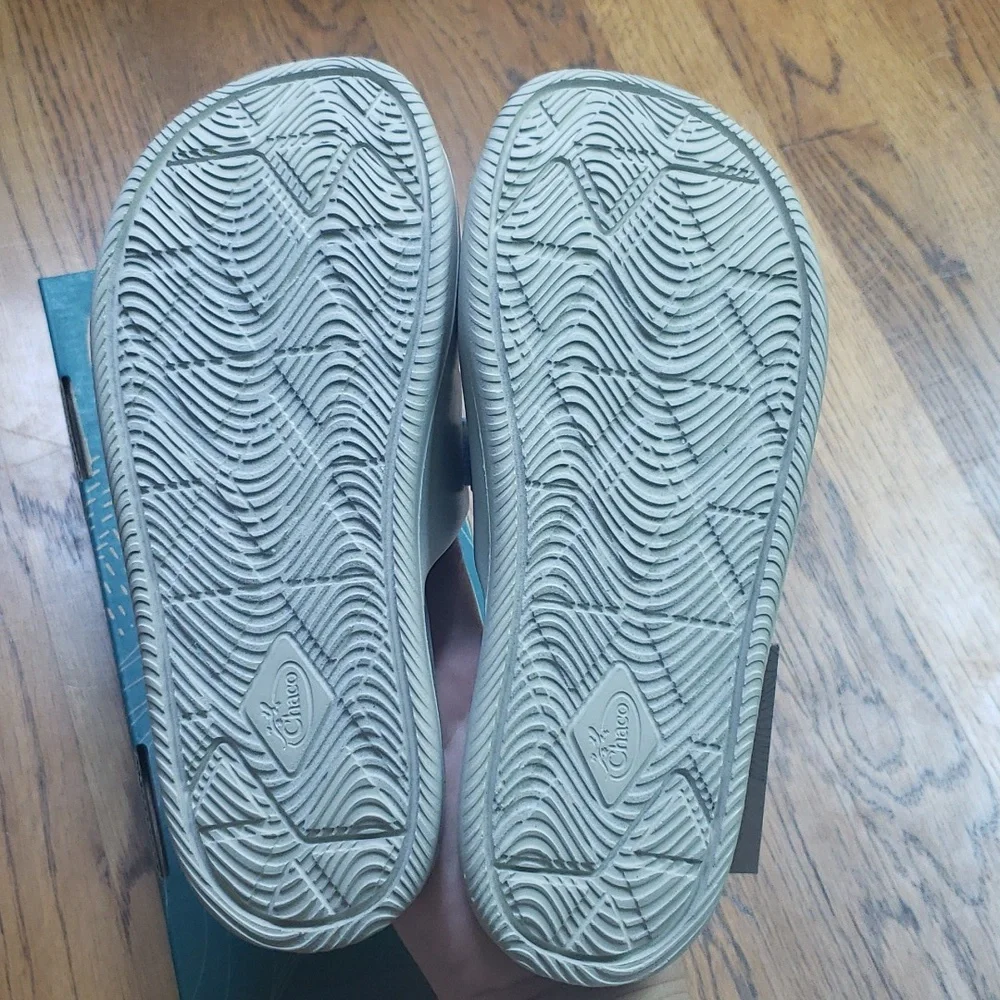 NIB Chaco Chillos Slide Sandal White And Multicolor Tie Dye Print Kids Size 4